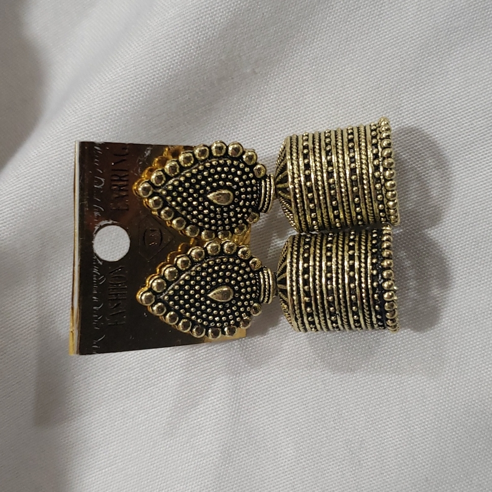 Indian Jewelry, earnings golden color, brand new, one size, jumki earnings.